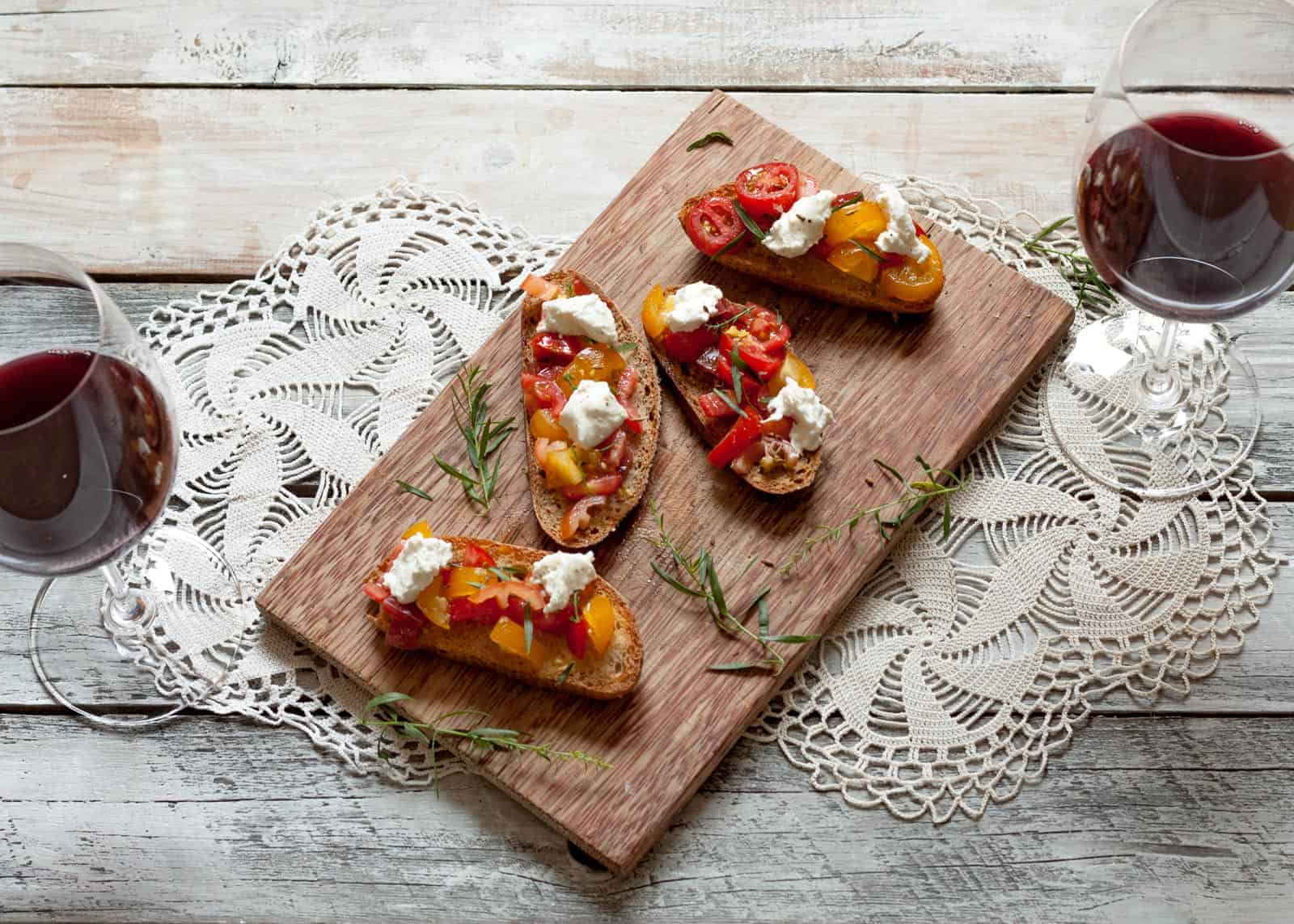 Tomato salsa and burrata on toasted bread – recipe